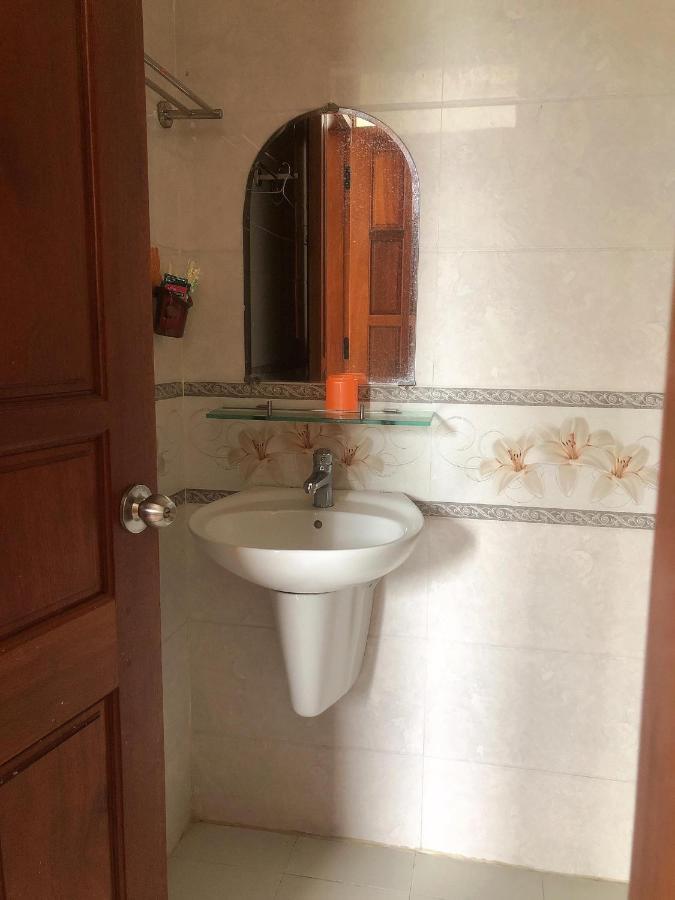 Tỉnh Kontum Hoang Gia Bao Hotel מראה חיצוני תמונה