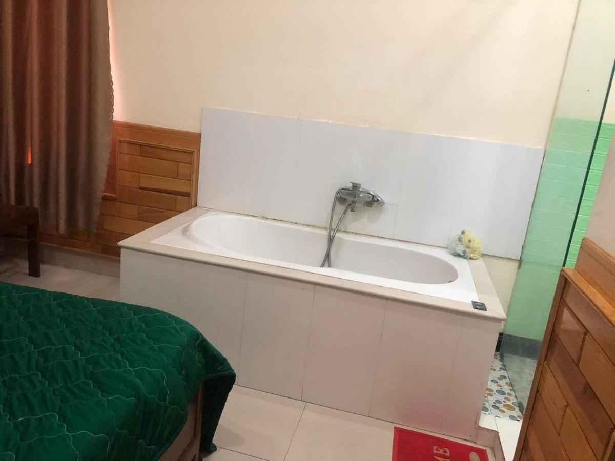 Tỉnh Kontum Hoang Gia Bao Hotel מראה חיצוני תמונה