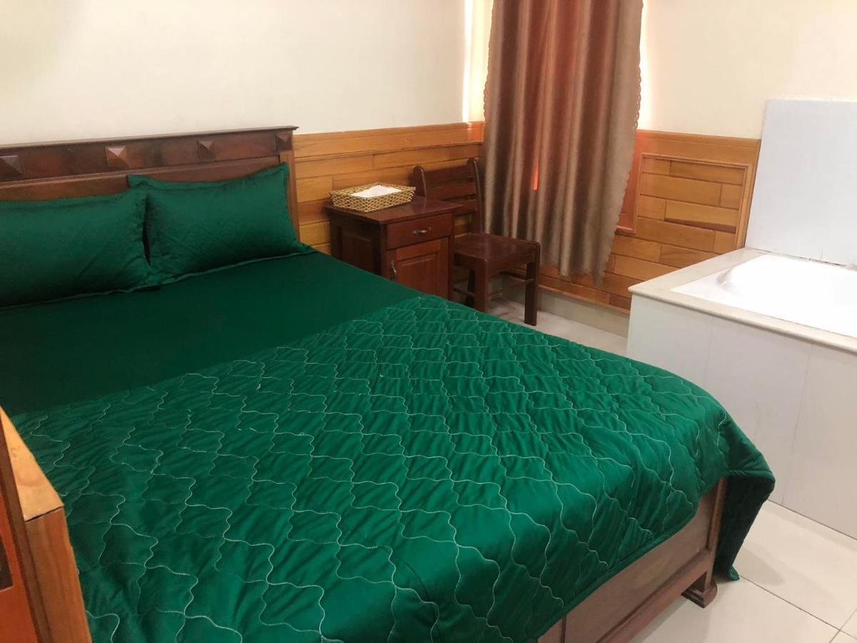 Tỉnh Kontum Hoang Gia Bao Hotel מראה חיצוני תמונה